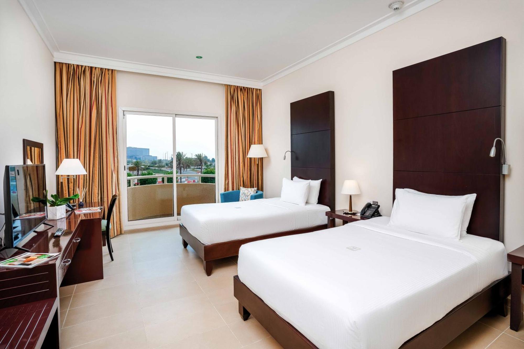 Metropolitan Al Mafraq Hotel Abu Dhabi Ngoại thất bức ảnh