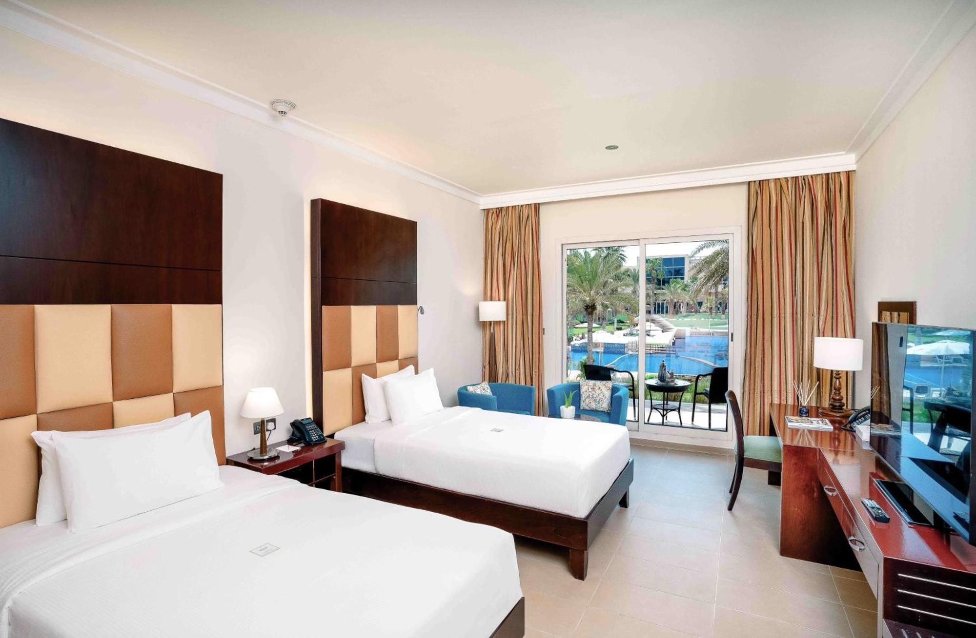 Metropolitan Al Mafraq Hotel Abu Dhabi Ngoại thất bức ảnh