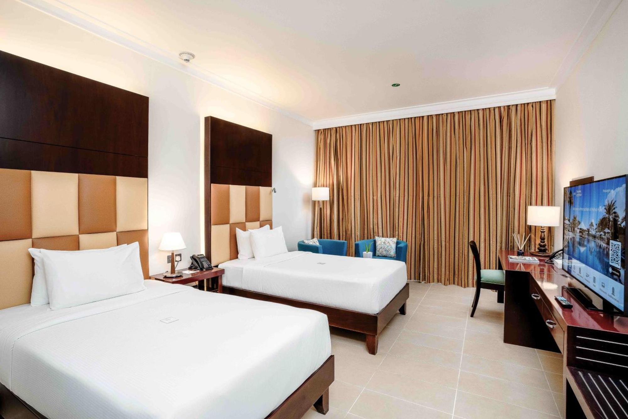Metropolitan Al Mafraq Hotel Abu Dhabi Ngoại thất bức ảnh