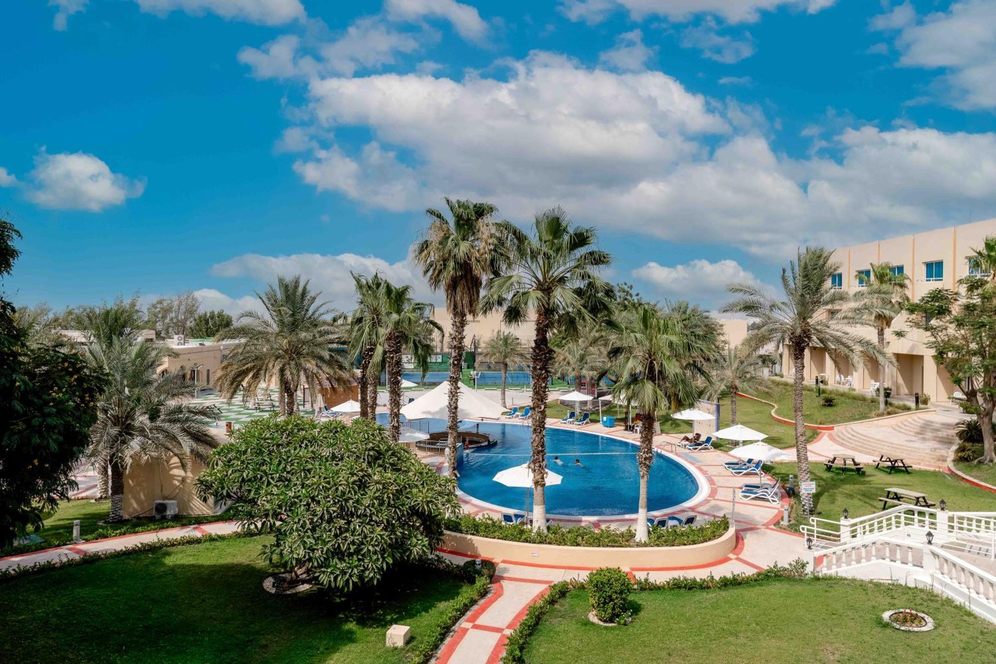 Metropolitan Al Mafraq Hotel Abu Dhabi Ngoại thất bức ảnh