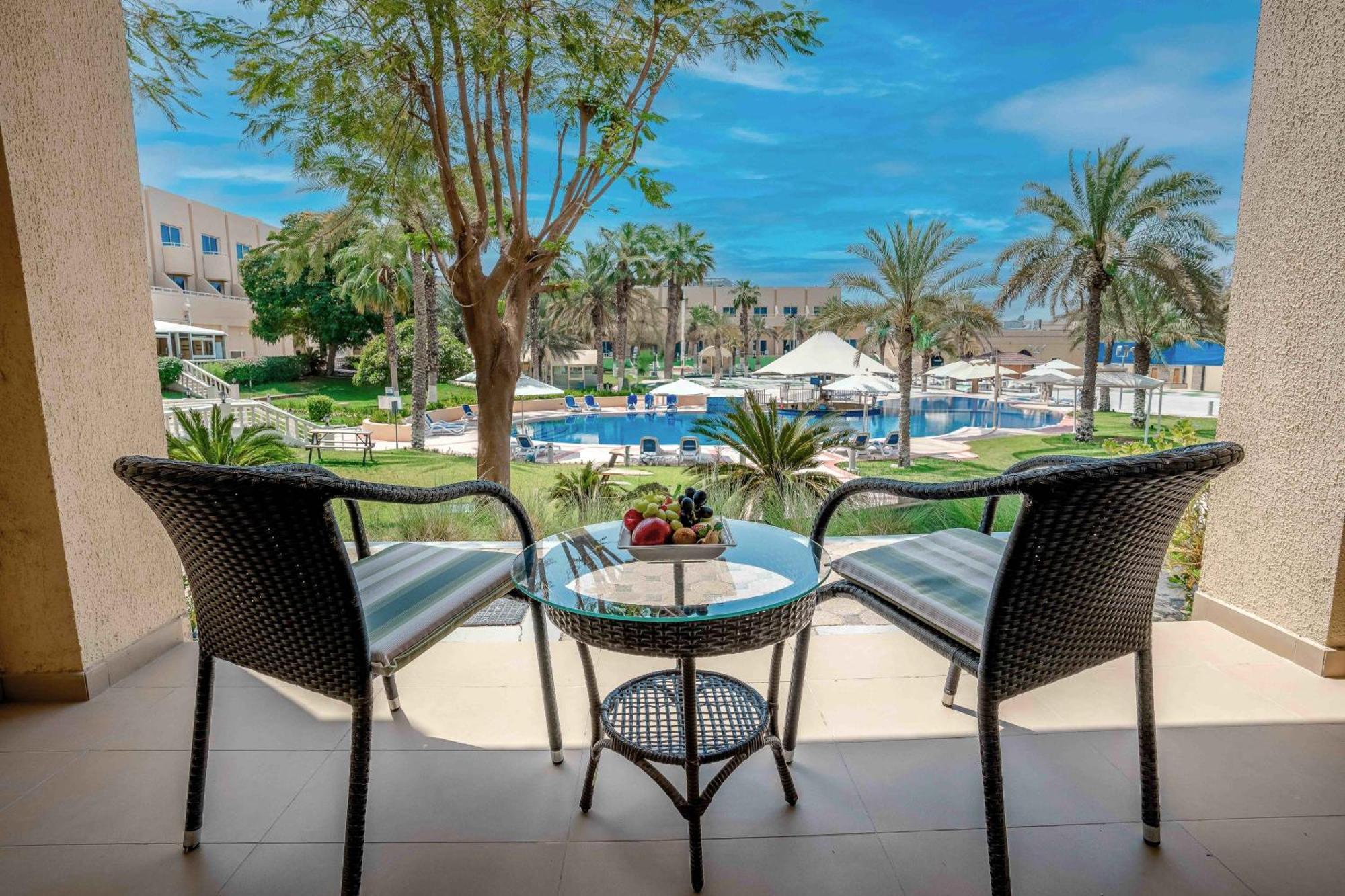Metropolitan Al Mafraq Hotel Abu Dhabi Ngoại thất bức ảnh