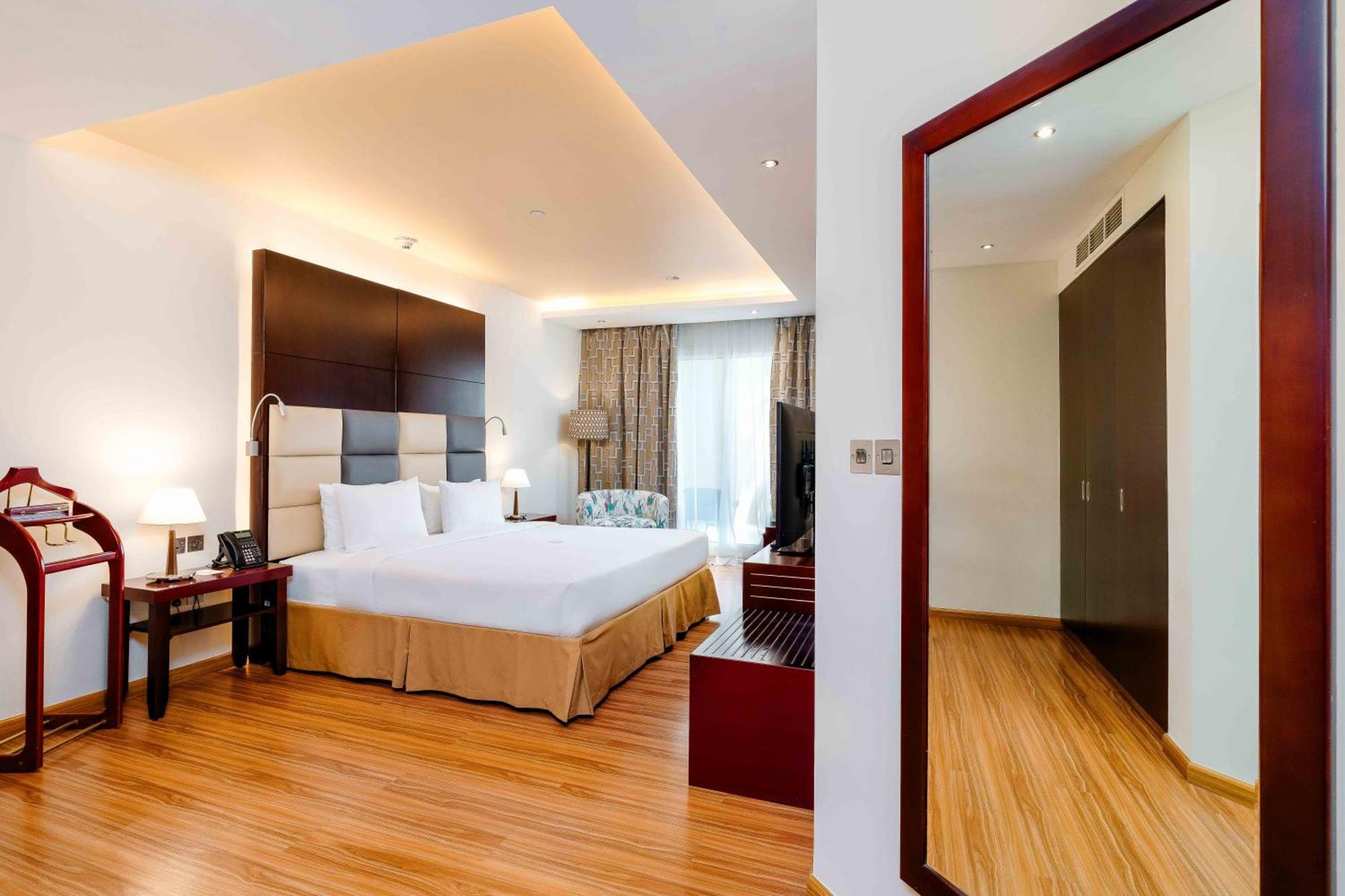 Metropolitan Al Mafraq Hotel Abu Dhabi Ngoại thất bức ảnh